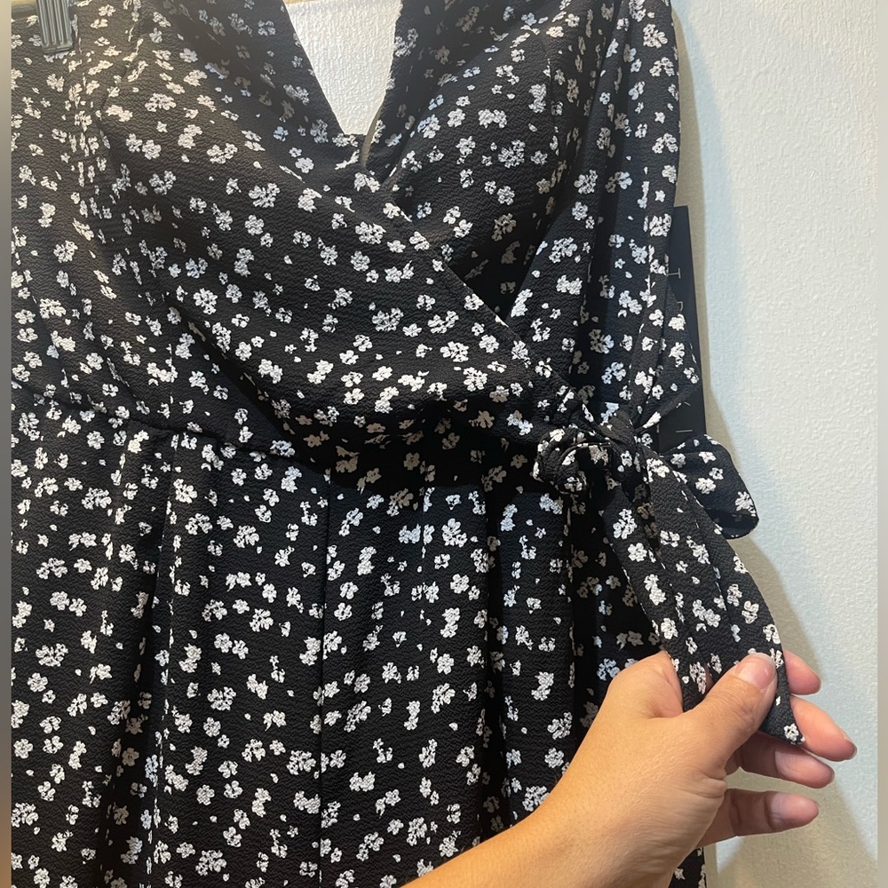 *NWT* Trixxi Dressy Jumper Romper Woman’s Size Large - Picture 5 of 10